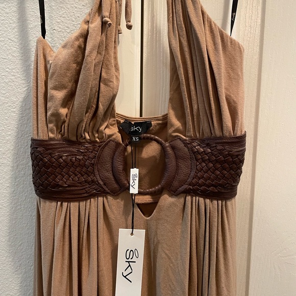 Never worn with tags Sky high low halter dress. Brown. XS. - Picture 2 of 2